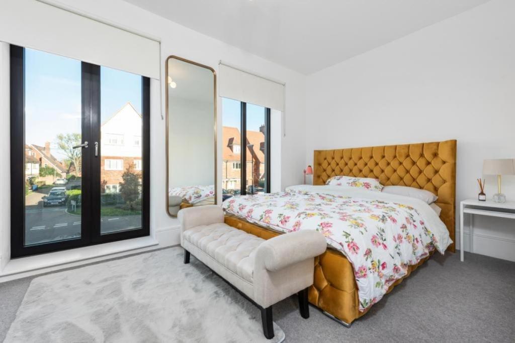 Willa Amazing New Built Townhouse With Garden In London Hendon Zewnętrze zdjęcie
