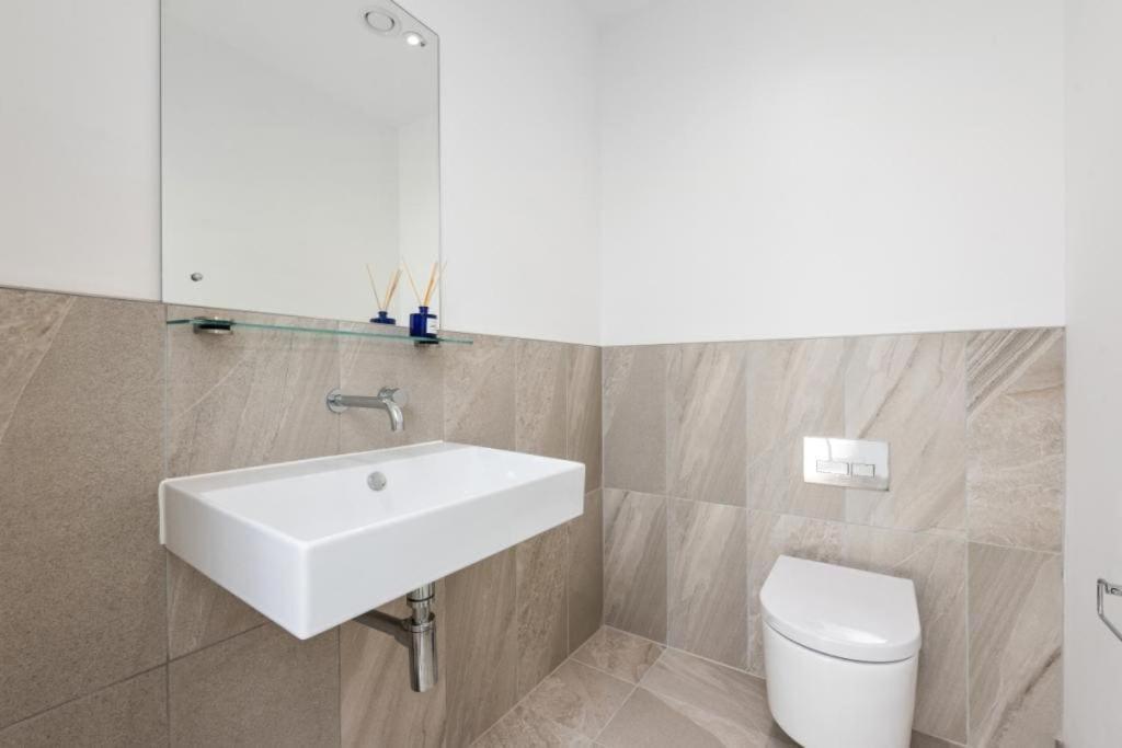 Willa Amazing New Built Townhouse With Garden In London Hendon Zewnętrze zdjęcie